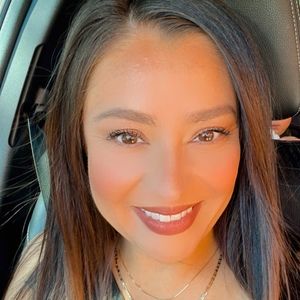 Meet your Posher, Valerie